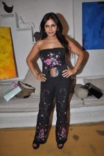 Nisha Jamwal at the launch of Rouble Nagi_s exhibition in Olive, Mumbai on 23rd Oct 2012 (104).JPG